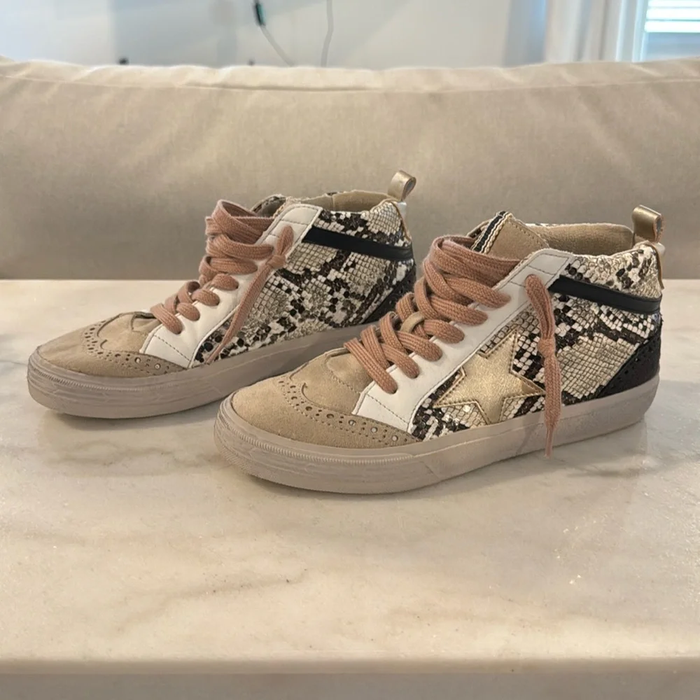 High top sneakers - Picture 1 of 4
